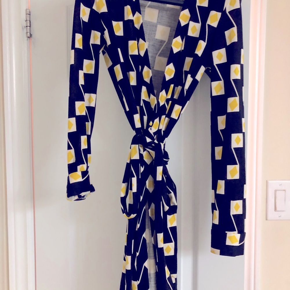 Diane Von furstenberg full sleeve wrap dress